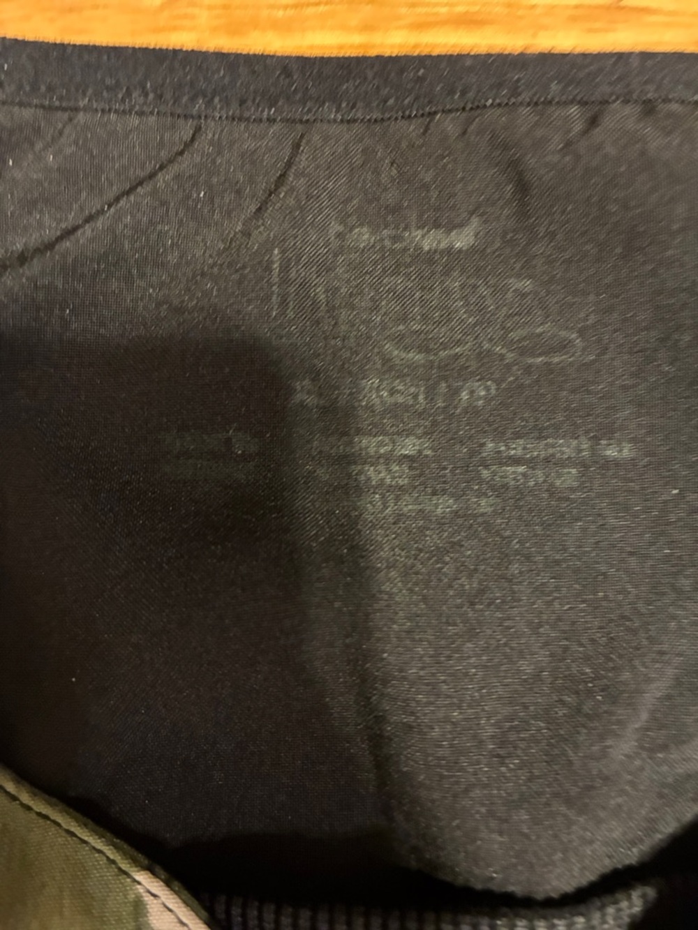 Cherokee Infinity scrub top - Picture 3 of 3